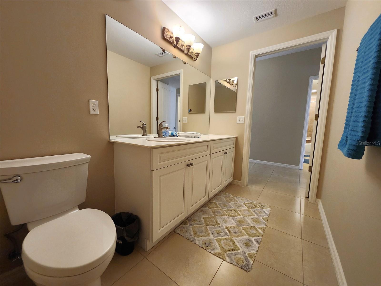 Image 12 of 70 For 5127 Melbourne Street F103