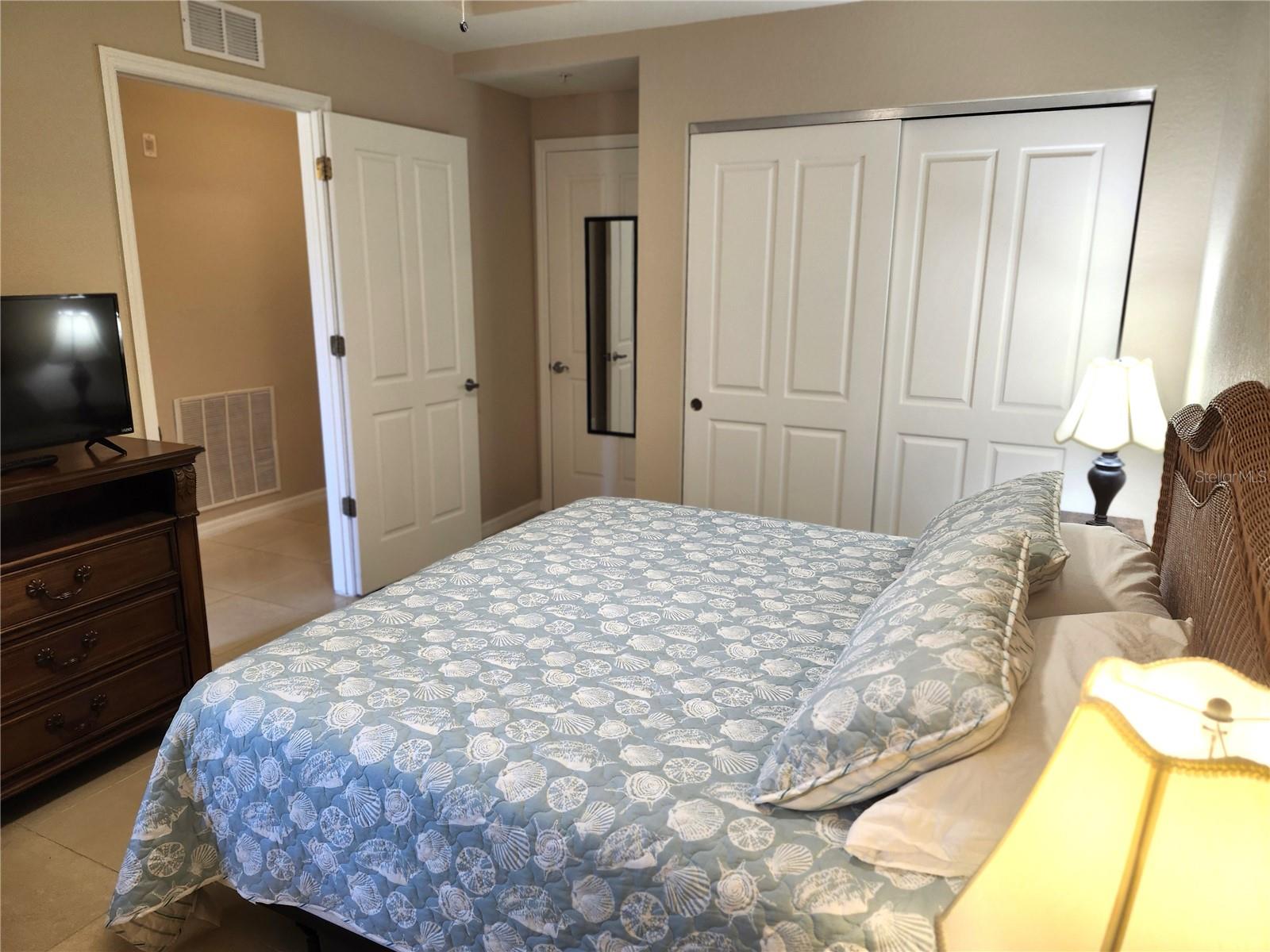 Image 15 of 70 For 5127 Melbourne Street F103