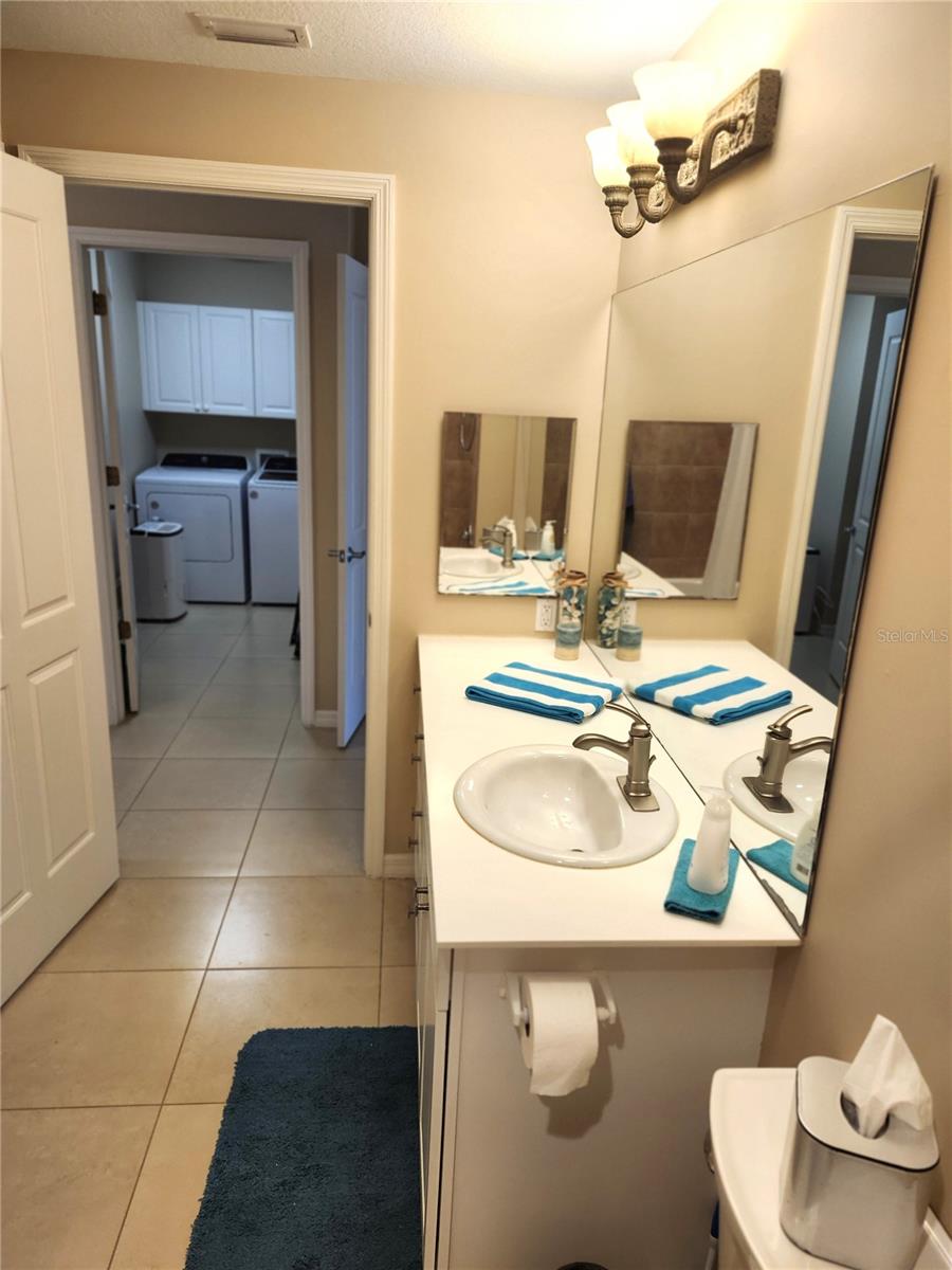 Image 19 of 70 For 5127 Melbourne Street F103