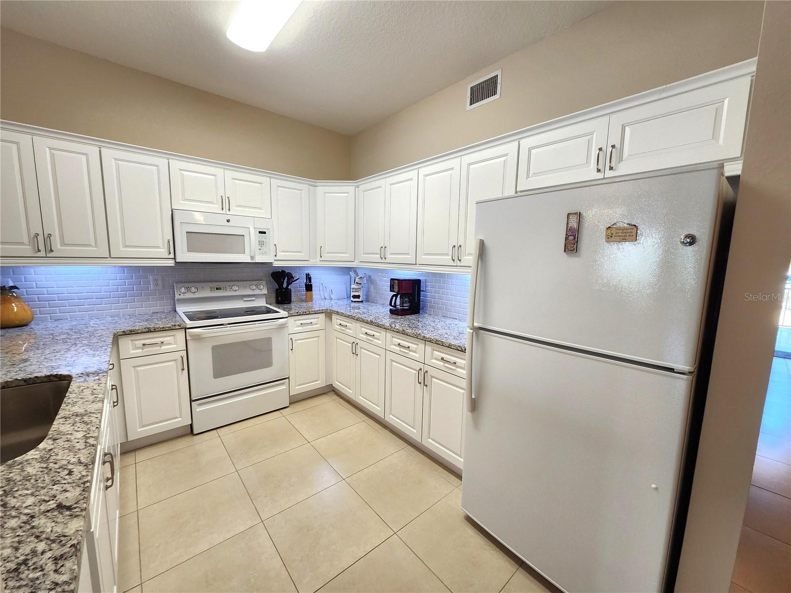 Image 21 of 70 For 5127 Melbourne Street F103