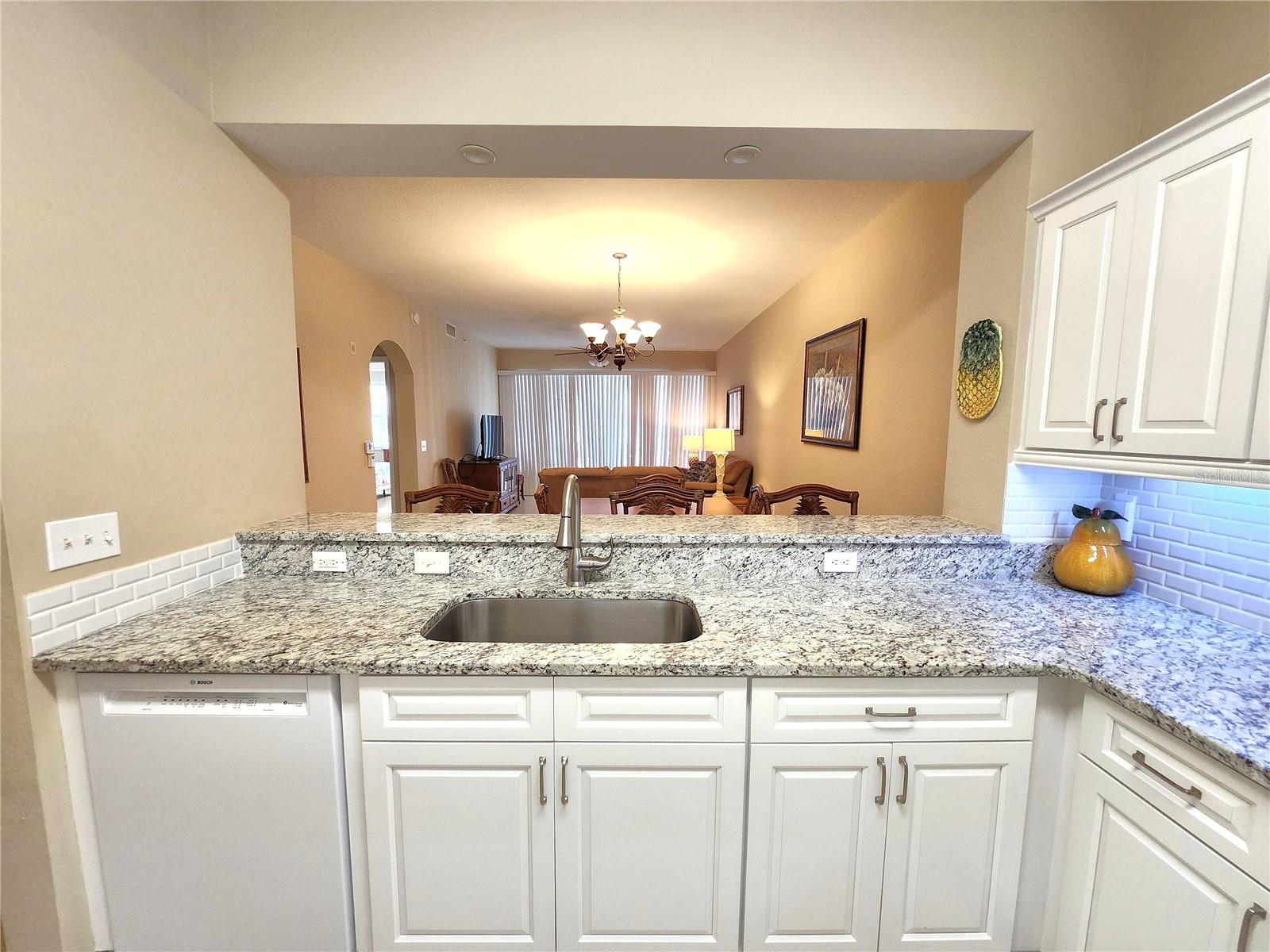 Image 23 of 70 For 5127 Melbourne Street F103