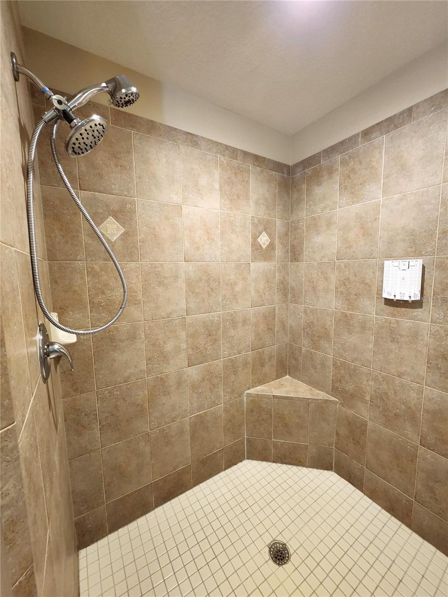 Image 43 of 70 For 5127 Melbourne Street F103