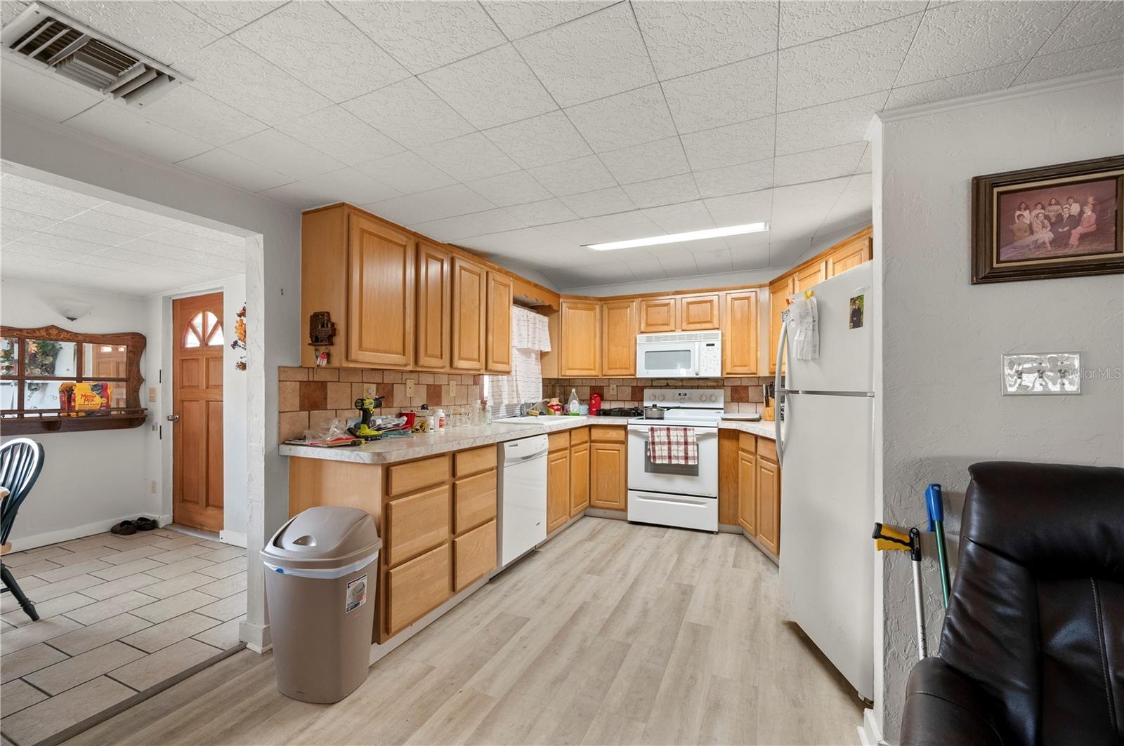 Listing photo id 12 for 29506 Shell Creek Court