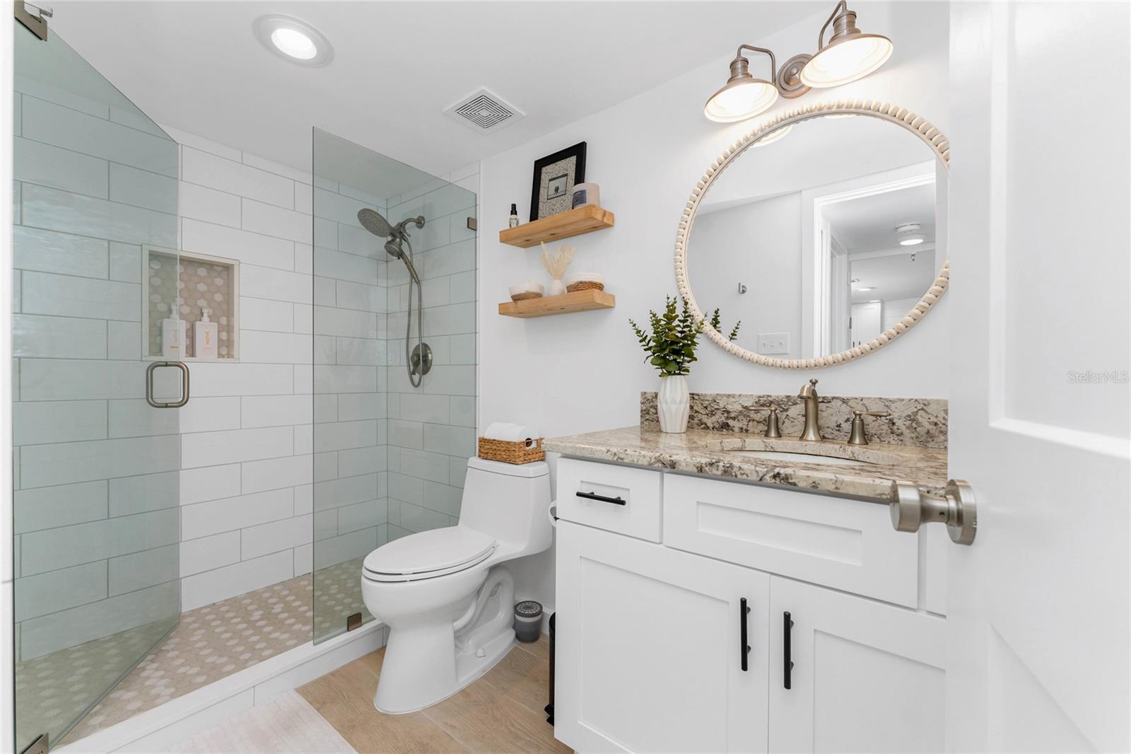 Image 17 of 39 For 3160 Matecumbe Key Road 214