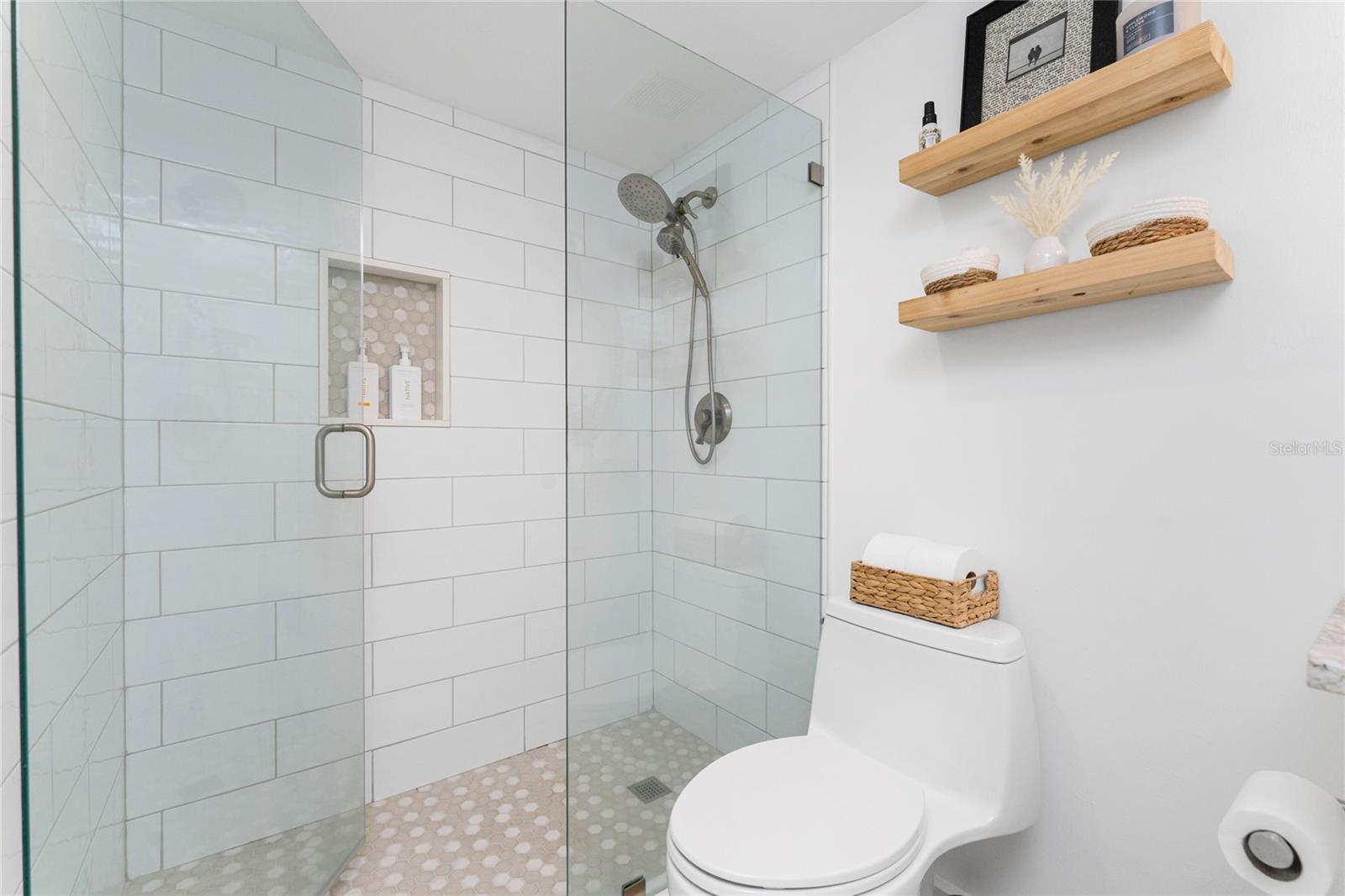 Image 18 of 39 For 3160 Matecumbe Key Road 214