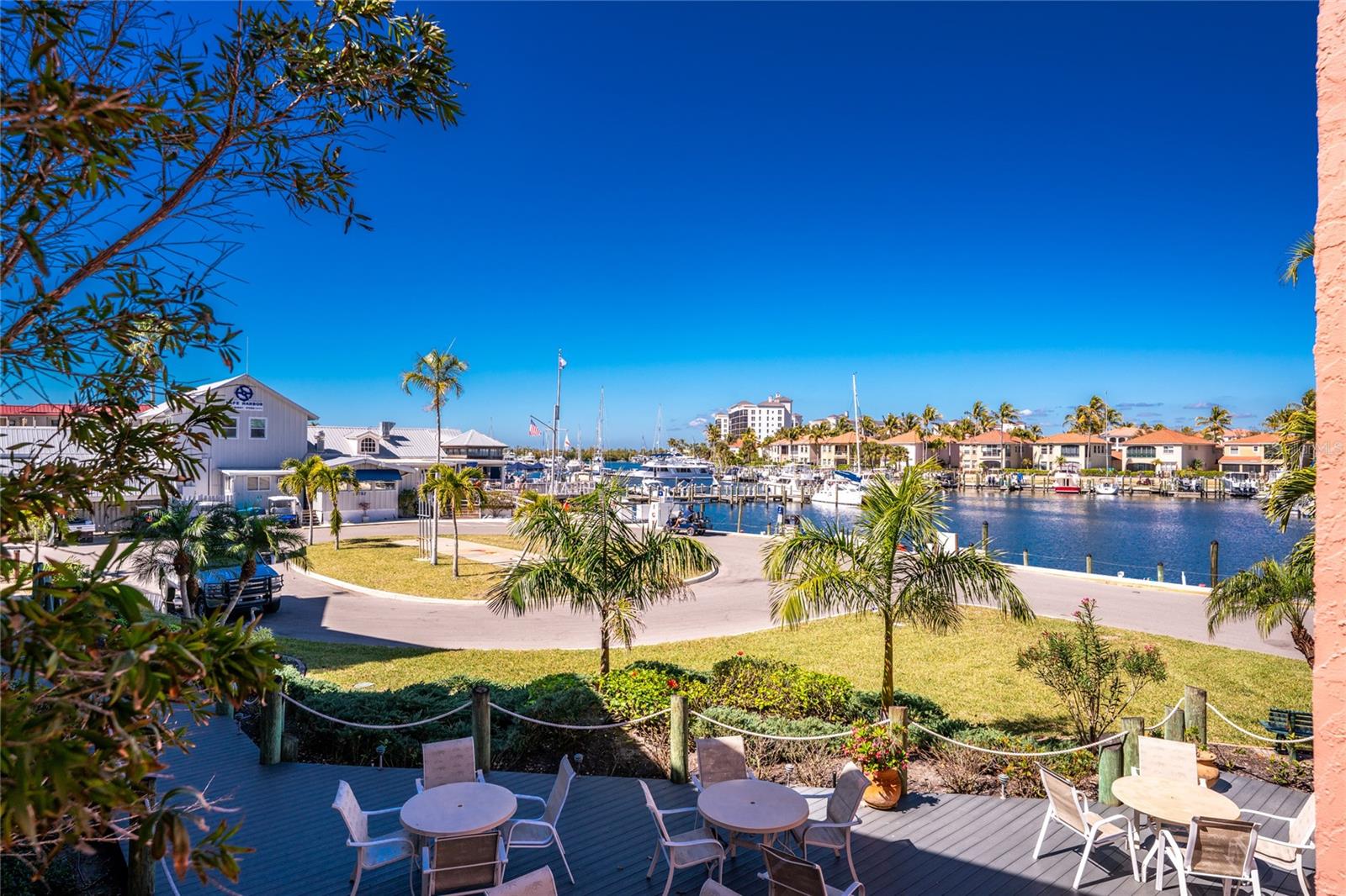 Image 26 of 39 For 3160 Matecumbe Key Road 214