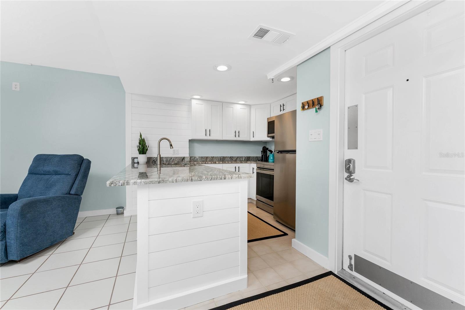 Image 9 of 39 For 3160 Matecumbe Key Road 214