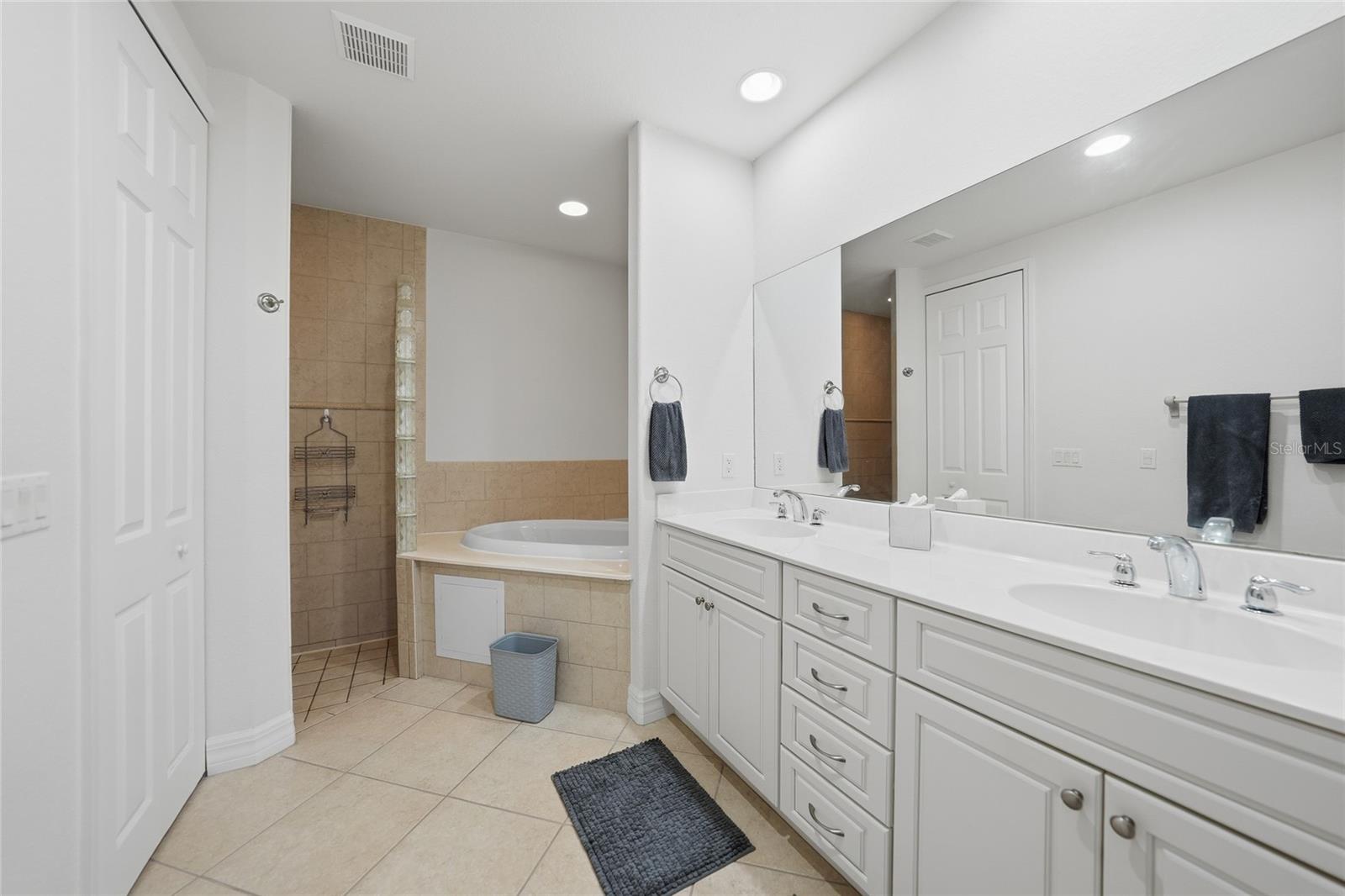 Image 16 of 33 For 1323 Mediterranean Drive 212