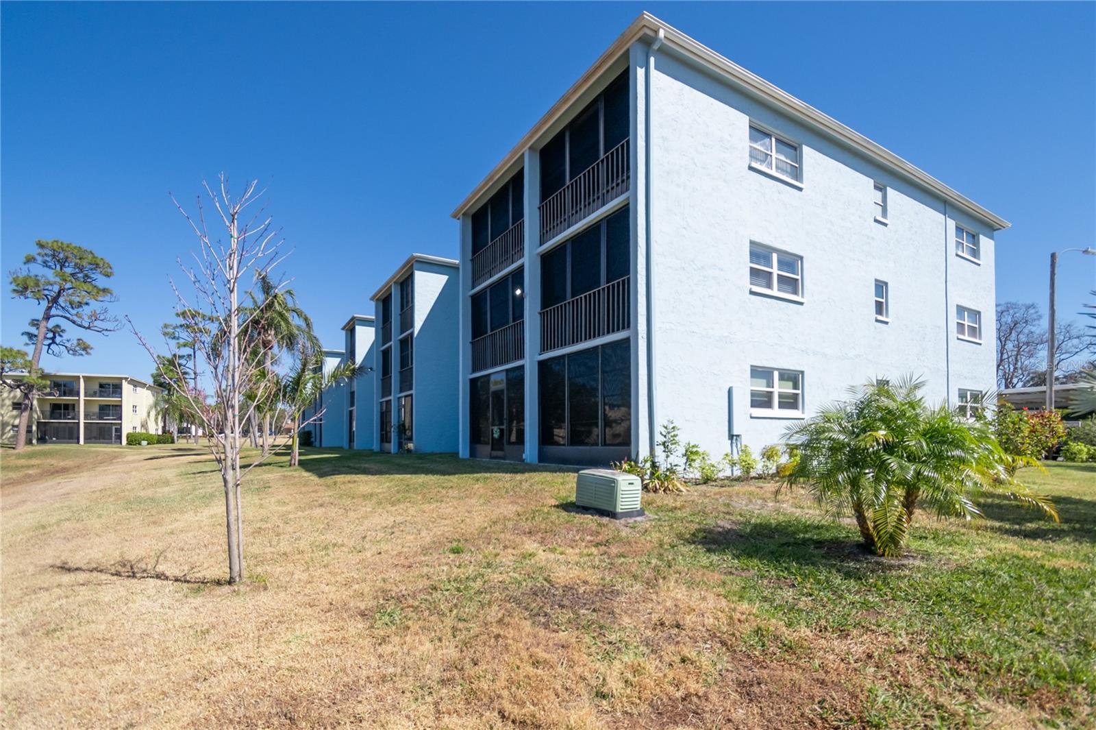 Image 17 of 21 For 1430 Heather Ridge Boulevard 202