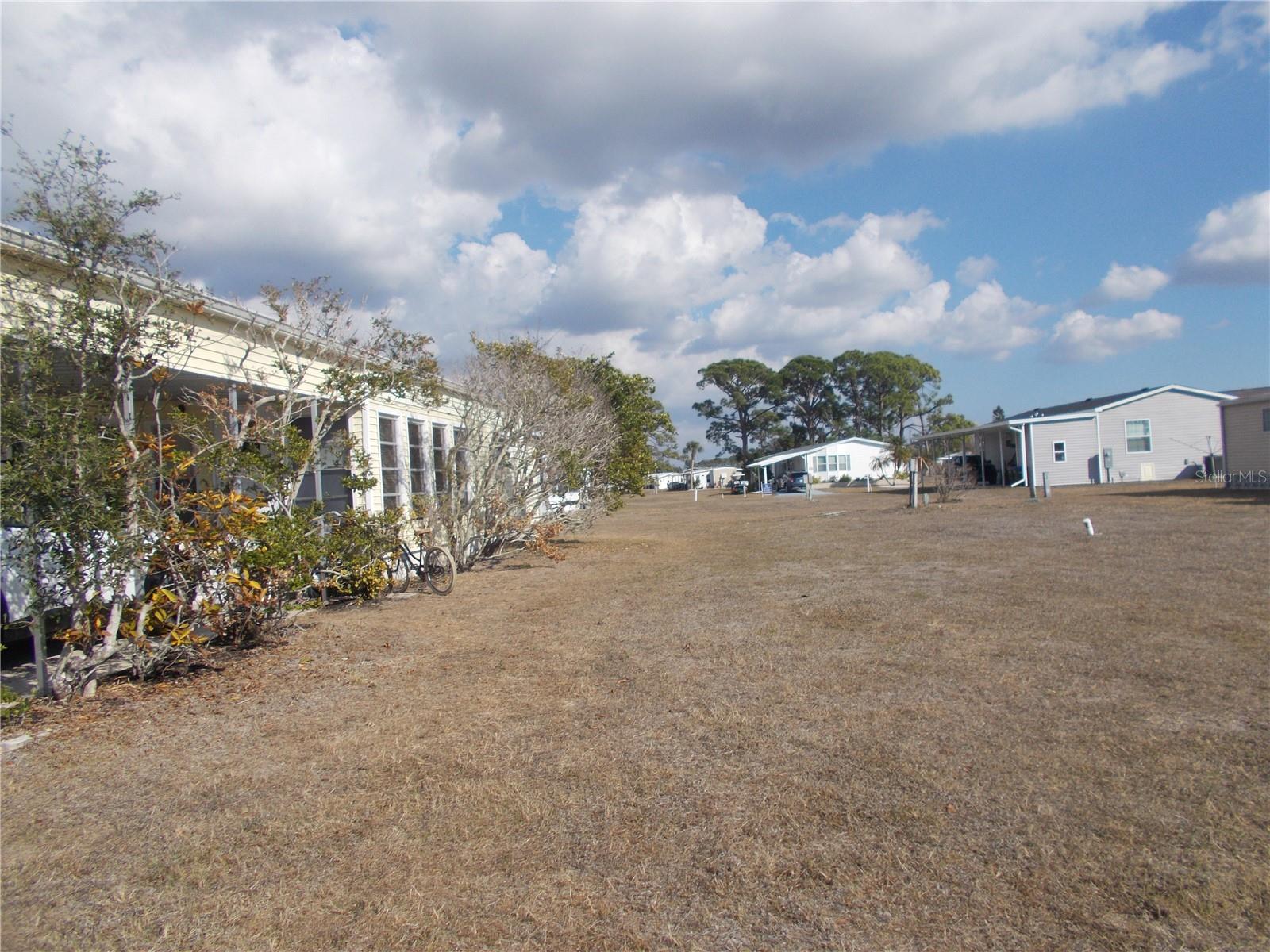 Listing photo id 2 for 6838 Anapa Court