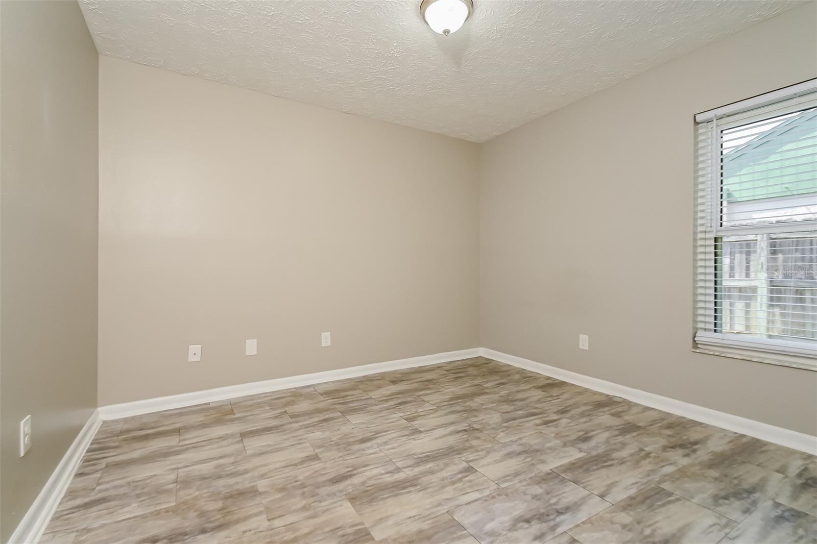 Image 13 of 15 For 1601 Loghill Place