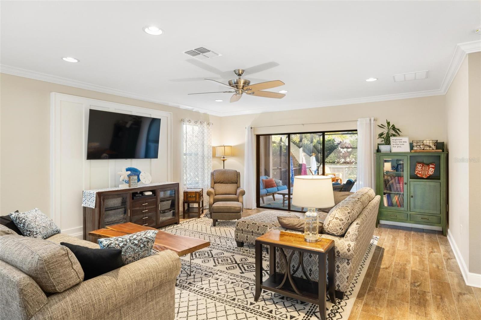 Image 25 of 66 For 2145 Apian Way