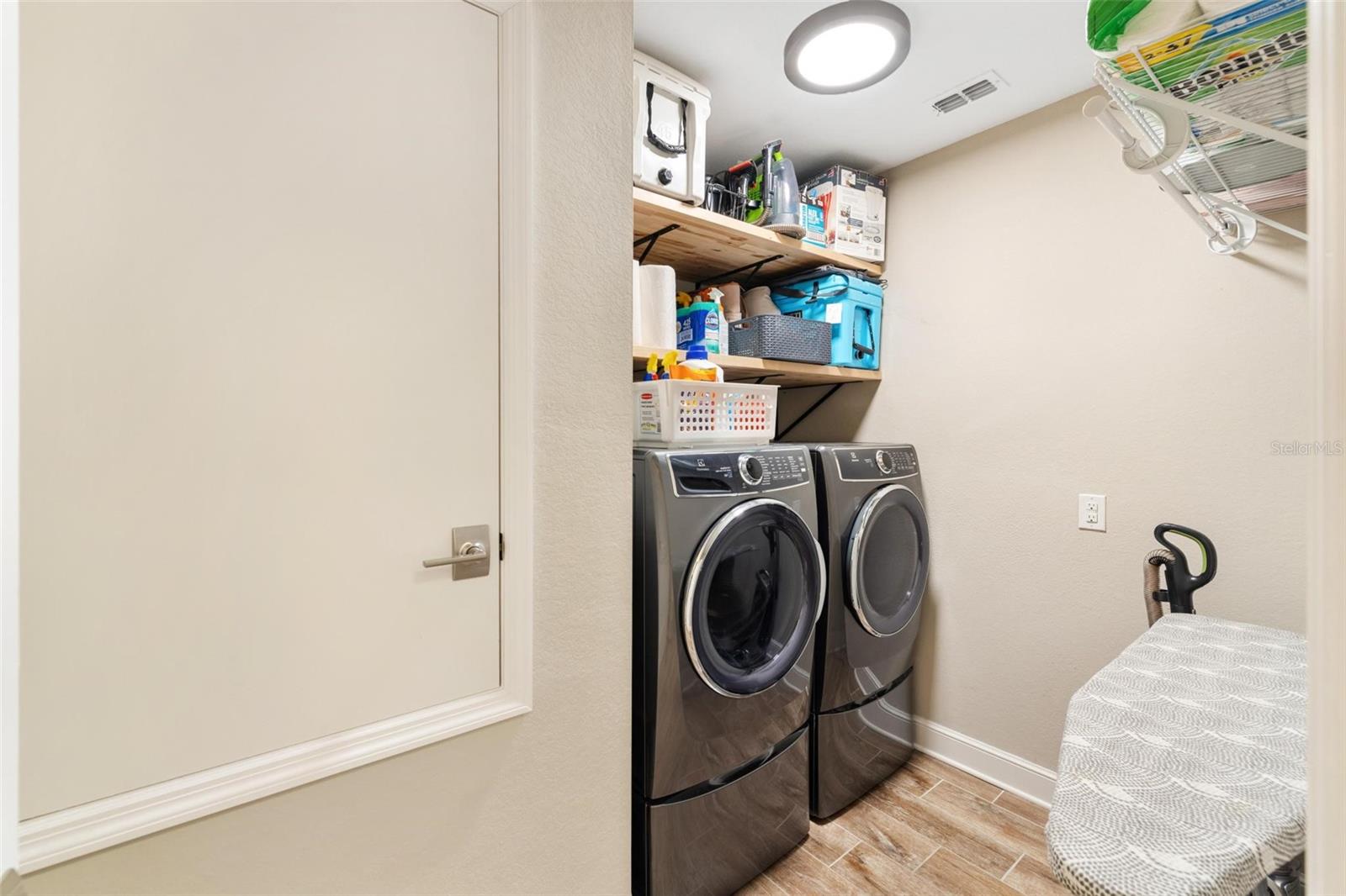 Image 44 of 66 For 2145 Apian Way