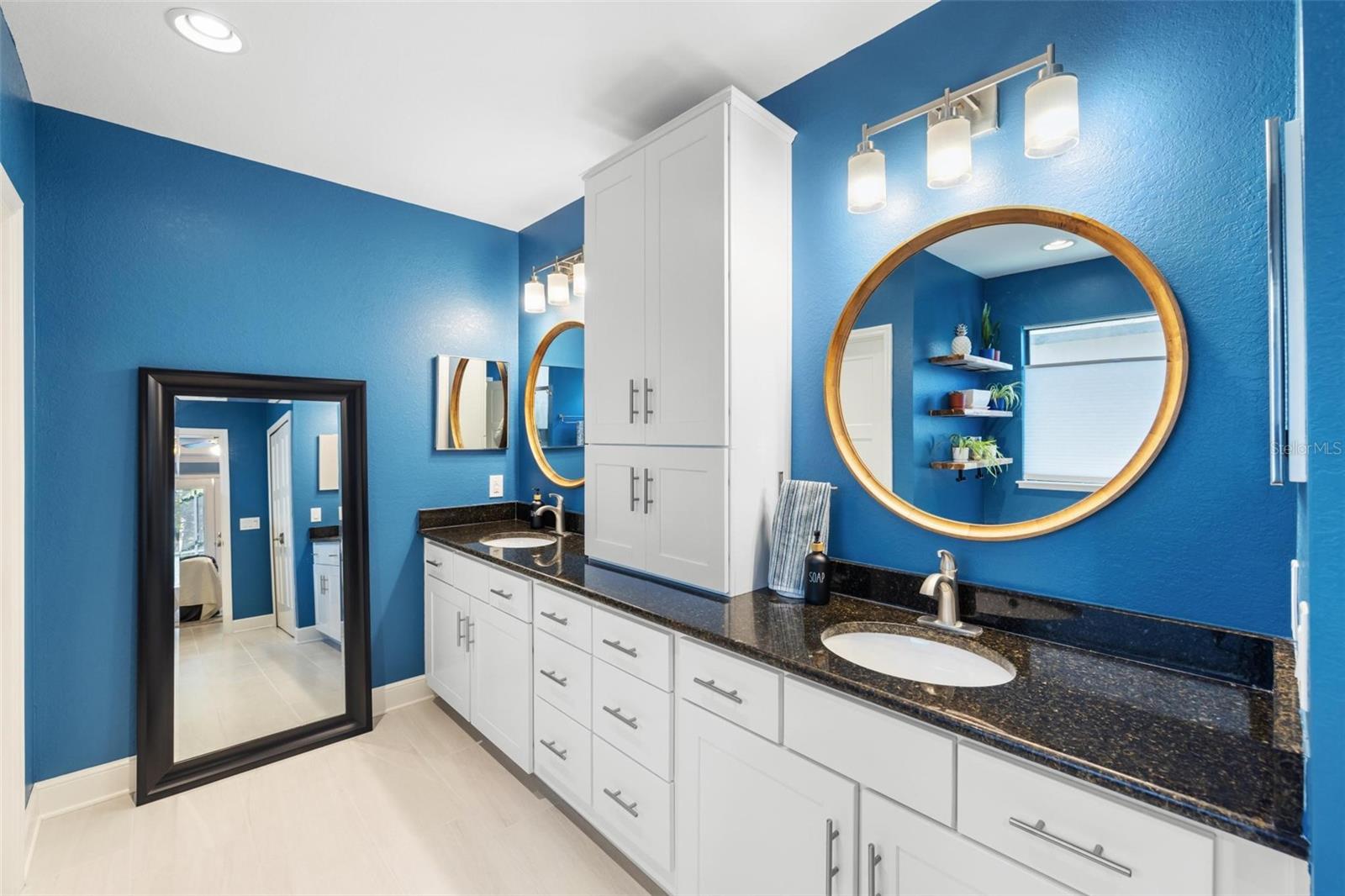 Image 53 of 66 For 2145 Apian Way