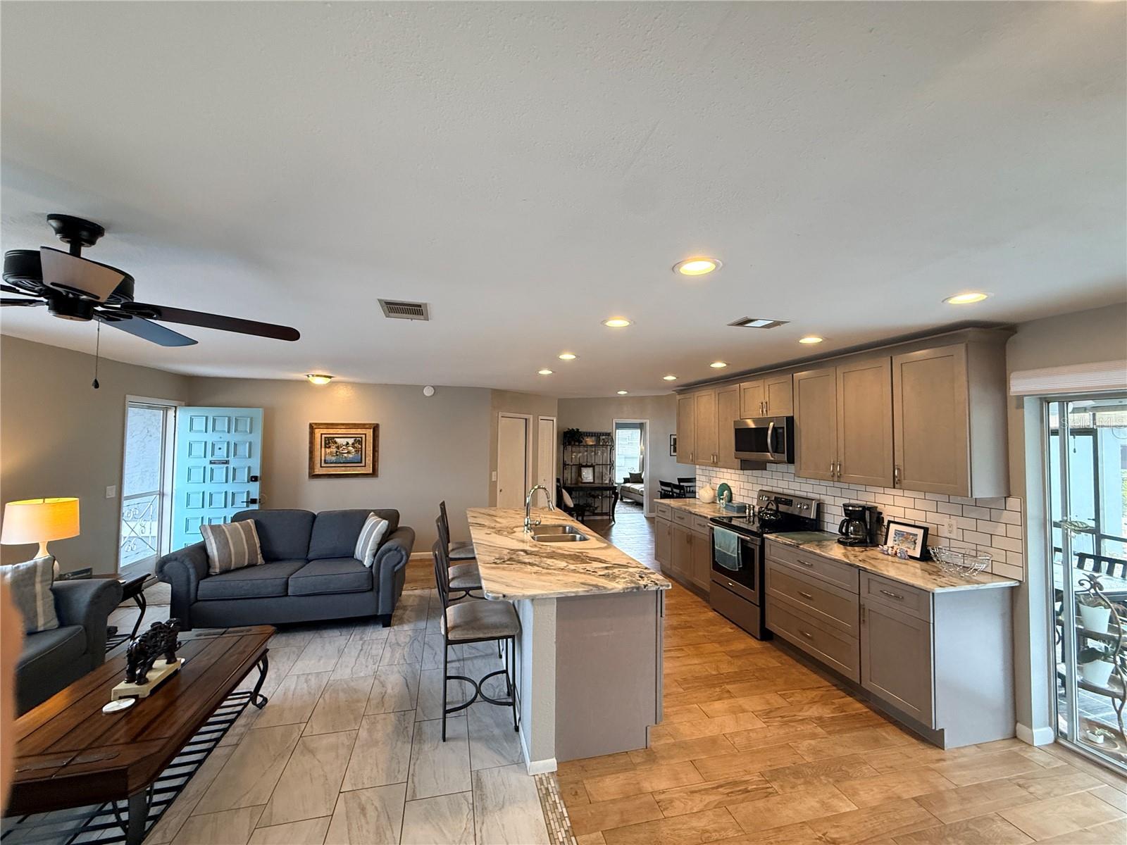 Image 11 of 46 For 22497 Glen Avenue