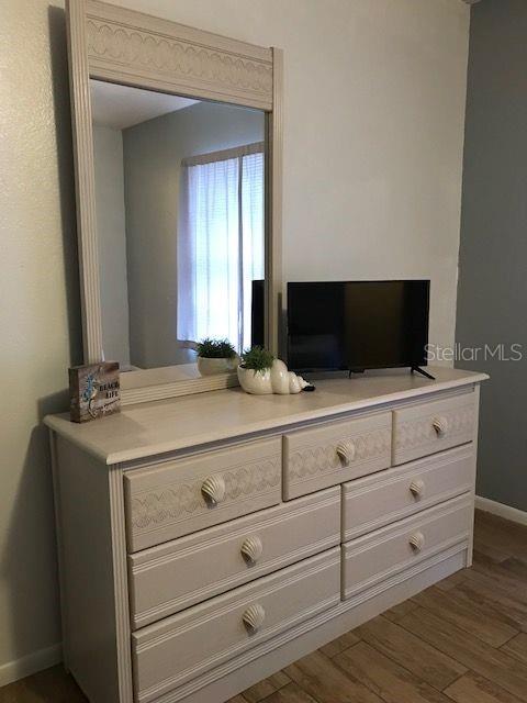 Image 19 of 46 For 22497 Glen Avenue