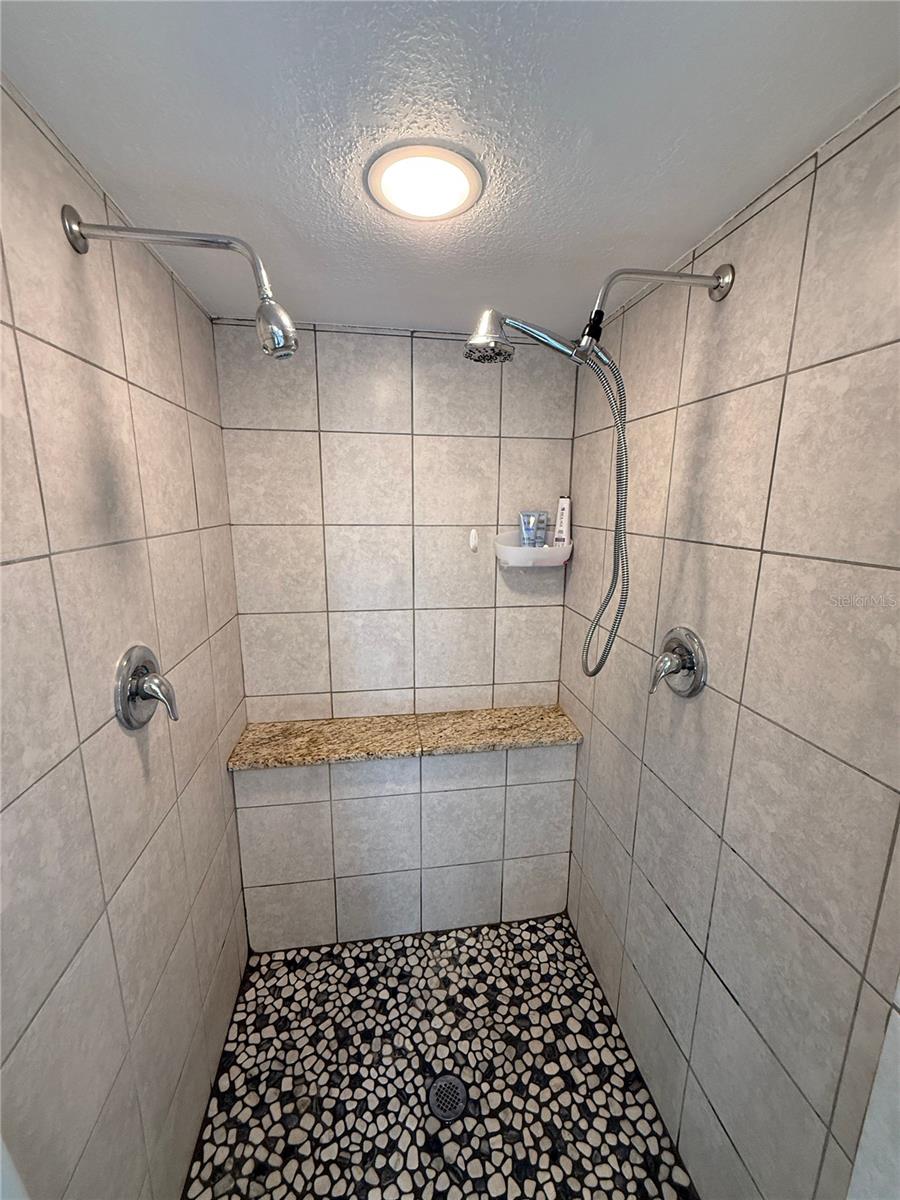 Image 21 of 46 For 22497 Glen Avenue