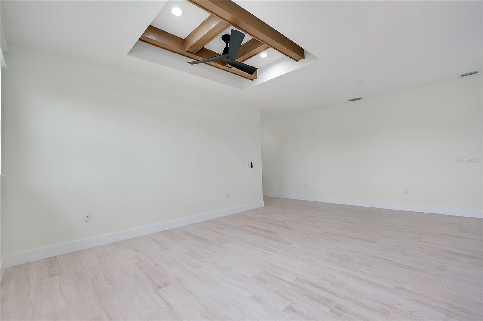 Listing photo id 8 for 338 San Marie Drive