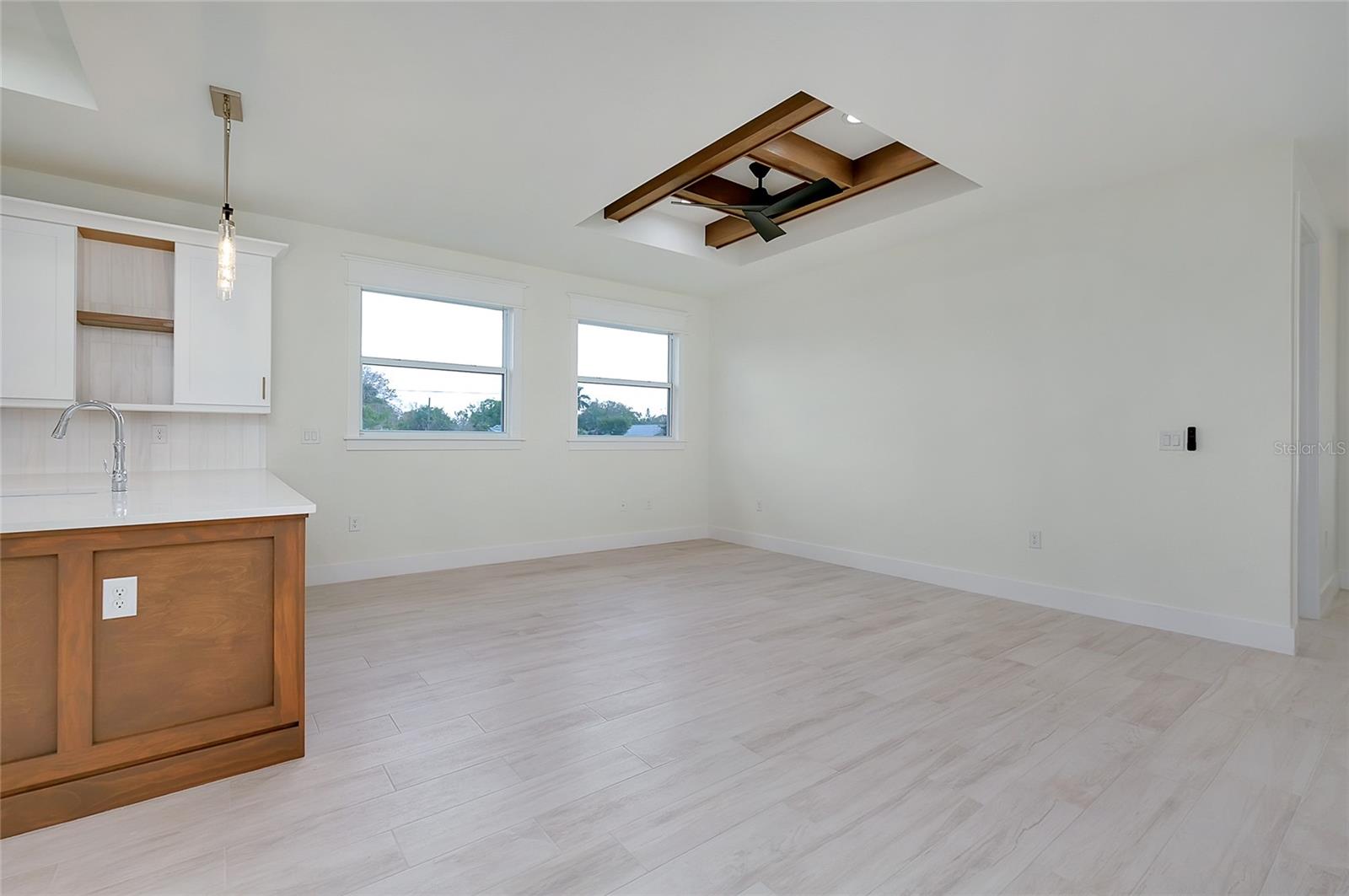 Listing photo id 9 for 338 San Marie Drive