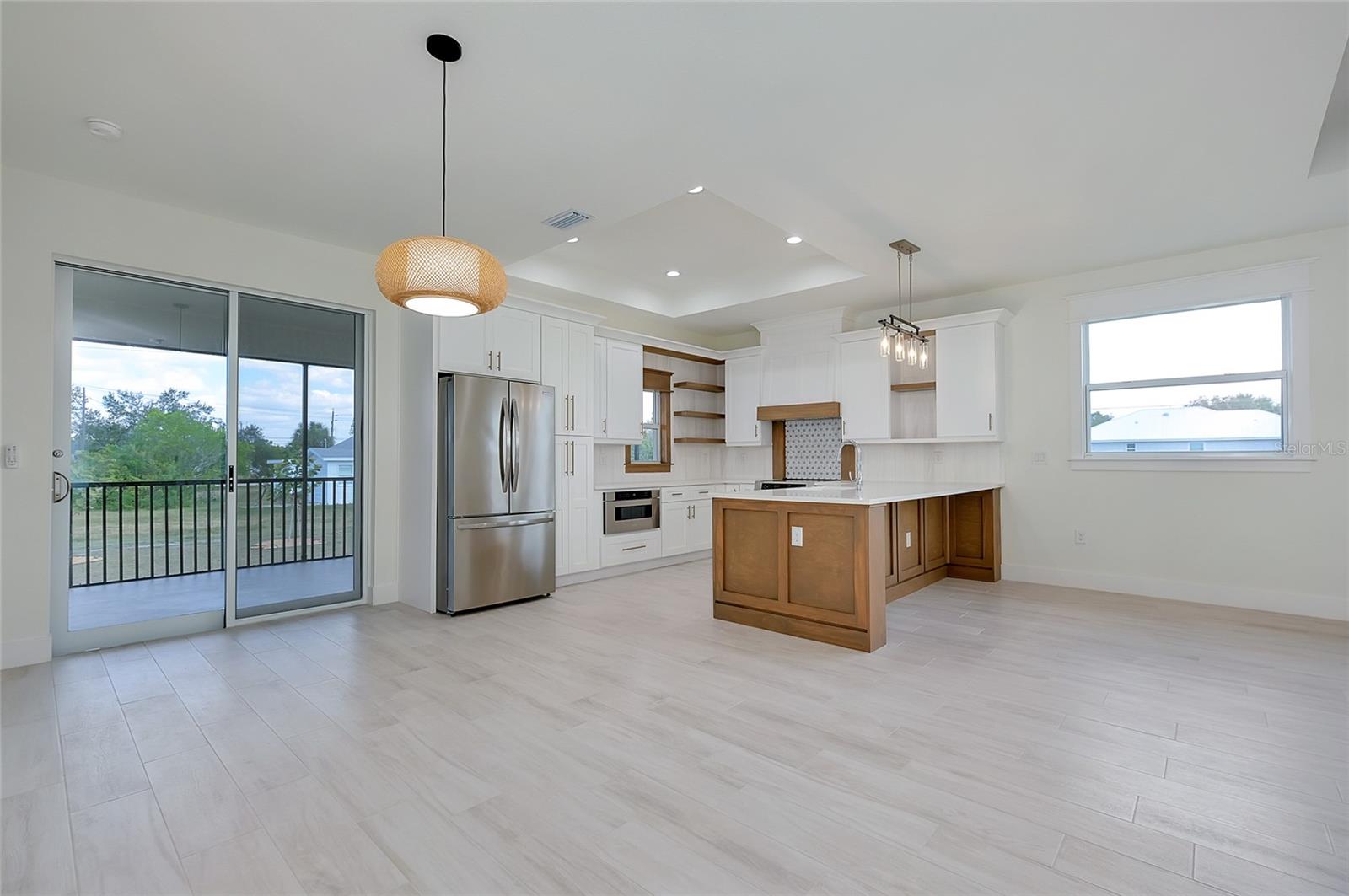 Listing photo id 12 for 338 San Marie Drive