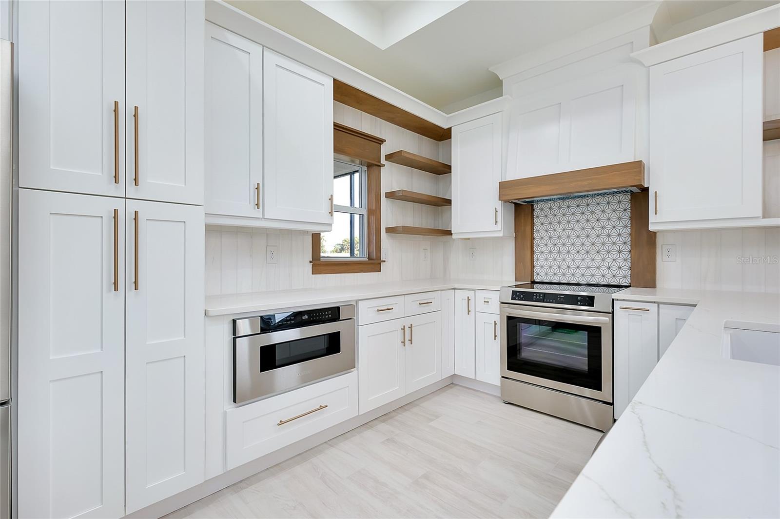 Listing photo id 15 for 338 San Marie Drive