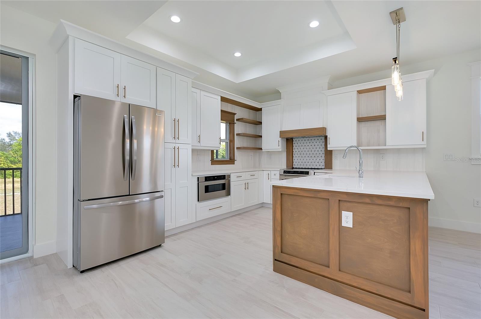 Listing photo id 16 for 338 San Marie Drive