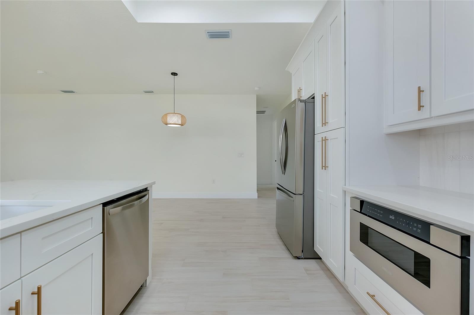 Listing photo id 21 for 338 San Marie Drive