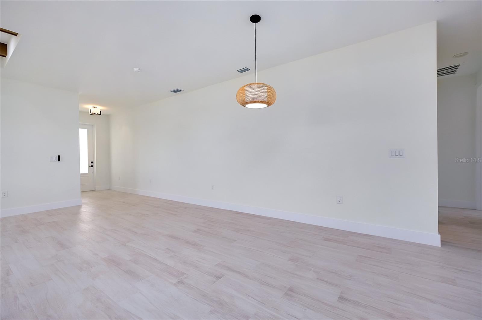 Listing photo id 22 for 338 San Marie Drive