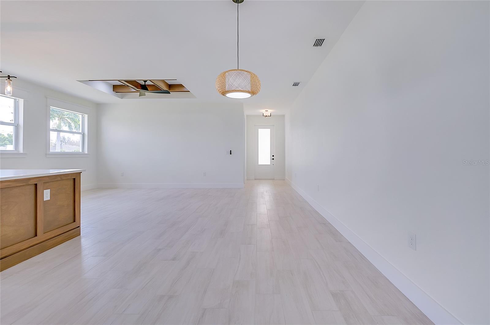 Listing photo id 23 for 338 San Marie Drive