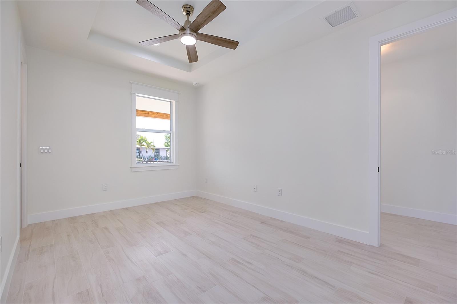 Listing photo id 25 for 338 San Marie Drive