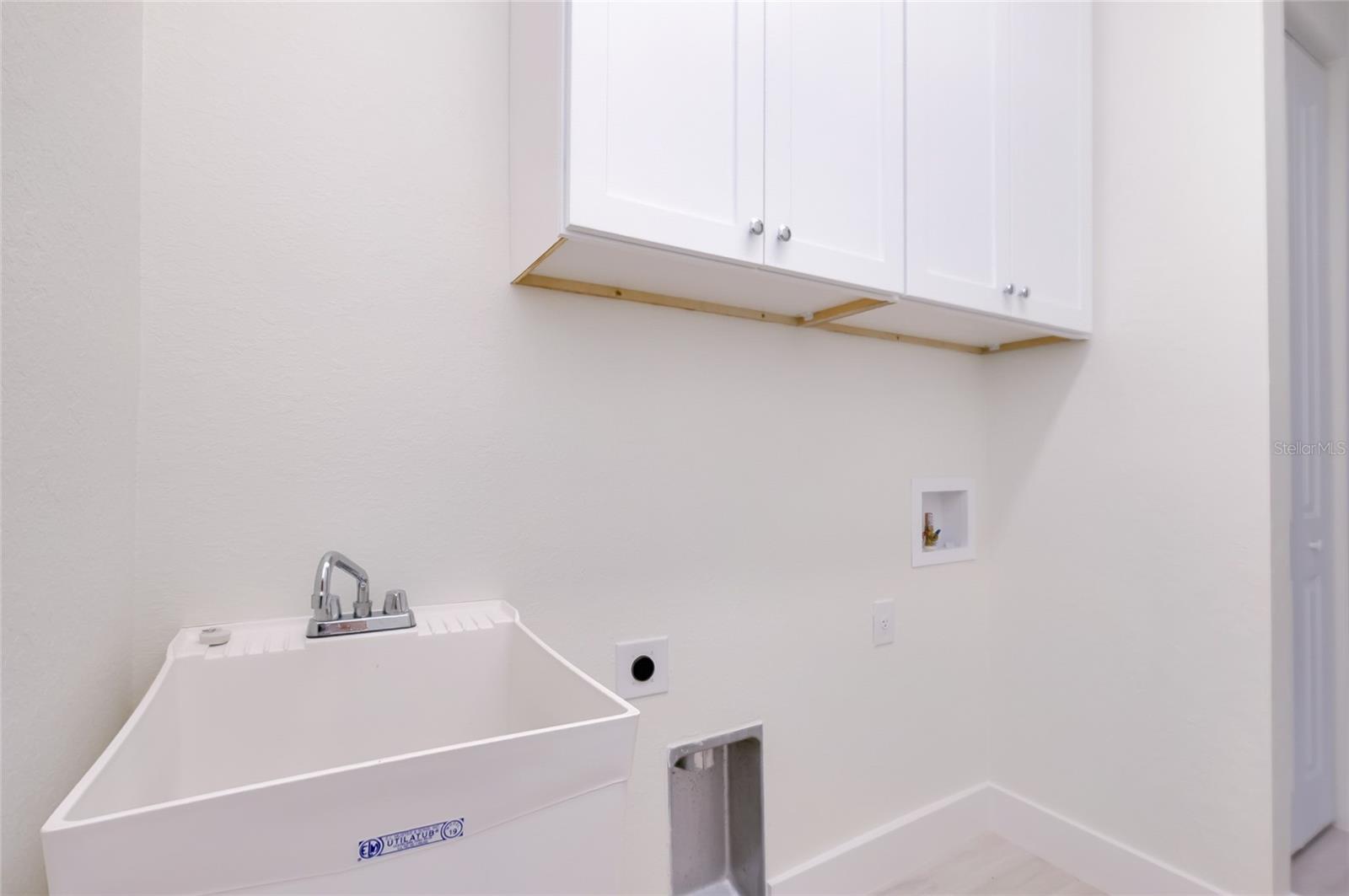 Listing photo id 43 for 338 San Marie Drive