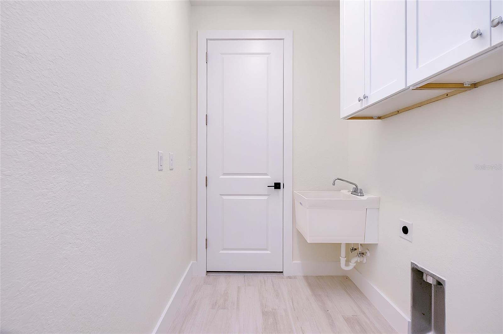 Listing photo id 45 for 338 San Marie Drive