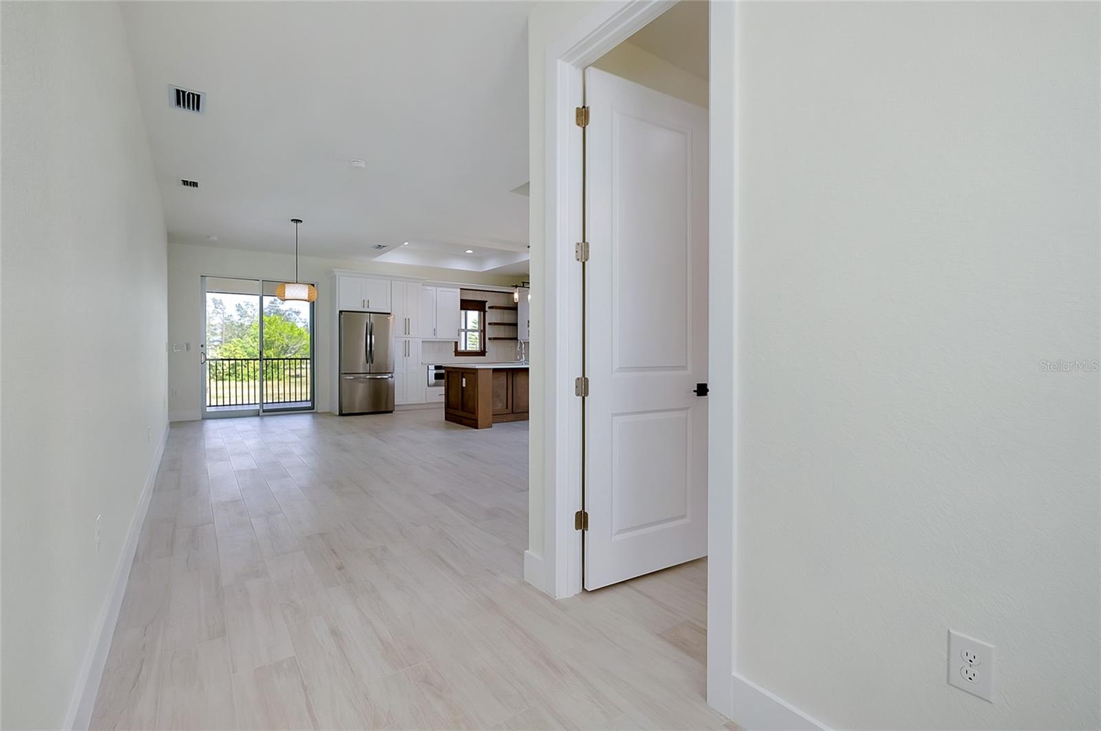 Listing photo id 3 for 338 San Marie Drive