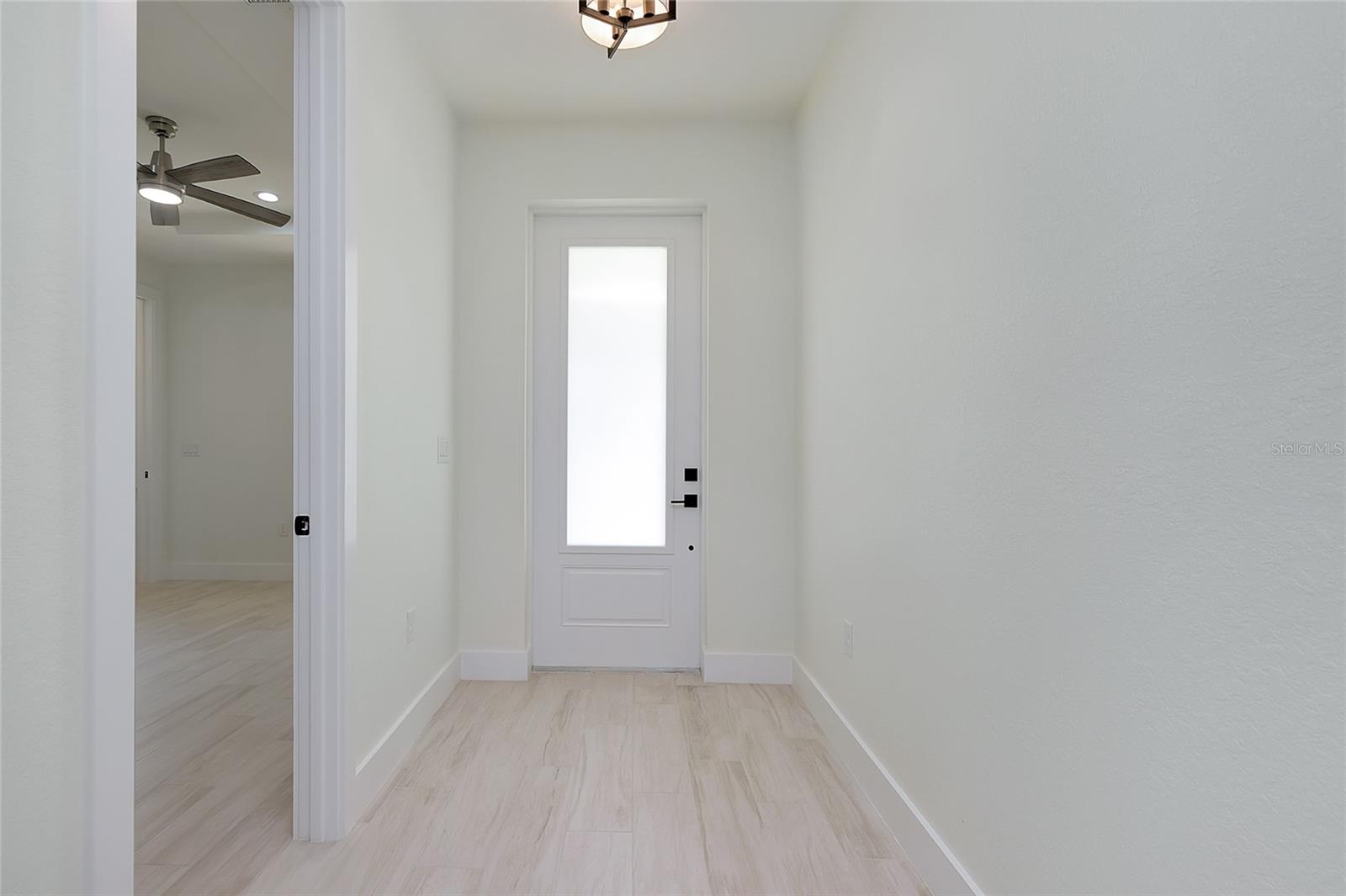 Listing photo id 4 for 338 San Marie Drive