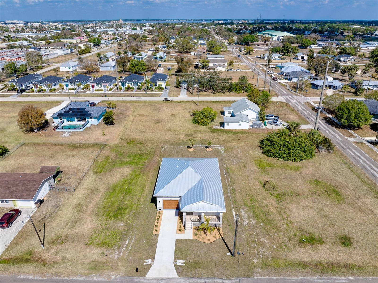 Listing photo id 64 for 338 San Marie Drive