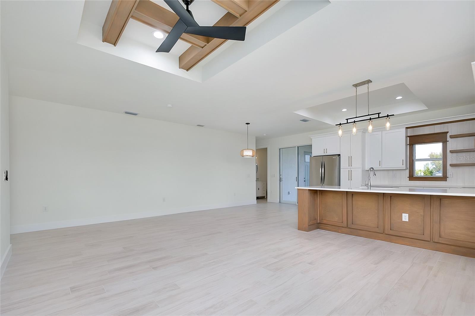 Listing photo id 6 for 338 San Marie Drive