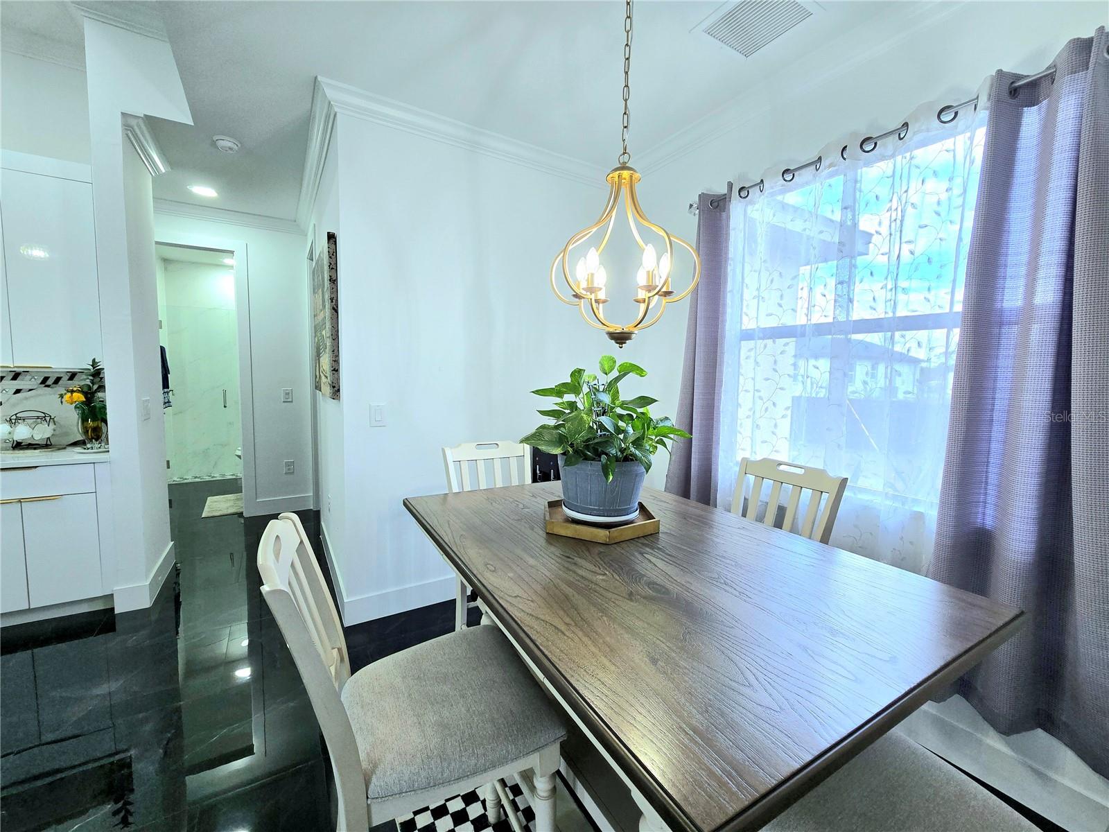 Image 11 of 39 For 705 Harding Lane