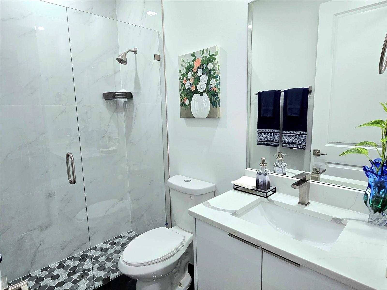 Image 20 of 39 For 705 Harding Lane