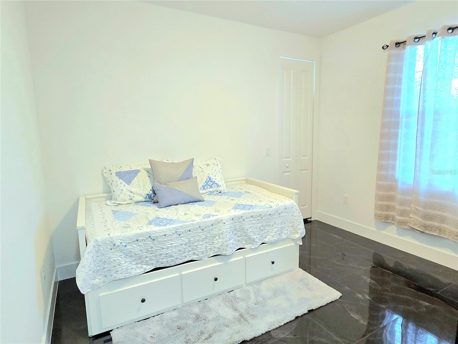 Image 23 of 39 For 705 Harding Lane