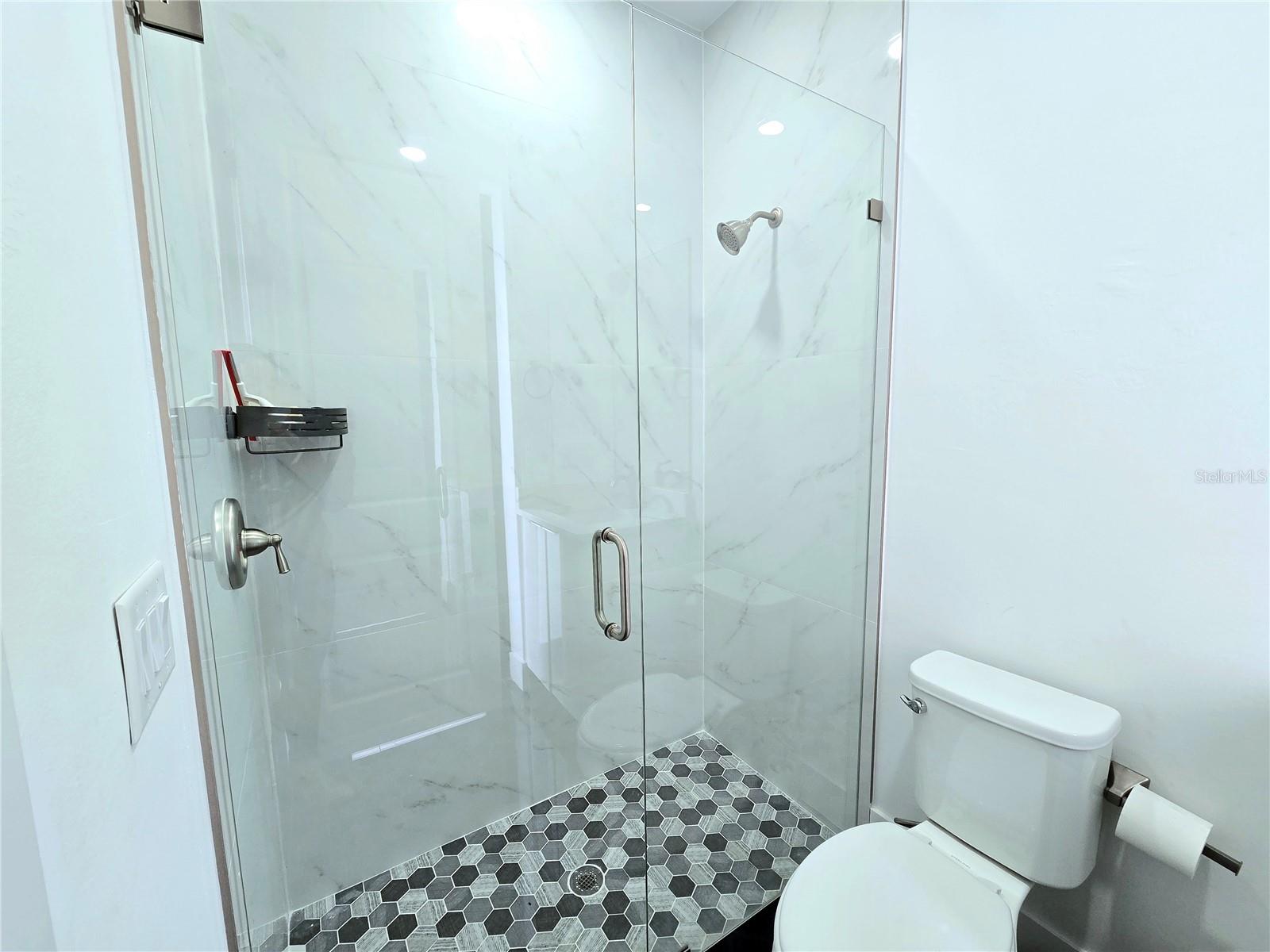 Image 27 of 39 For 705 Harding Lane