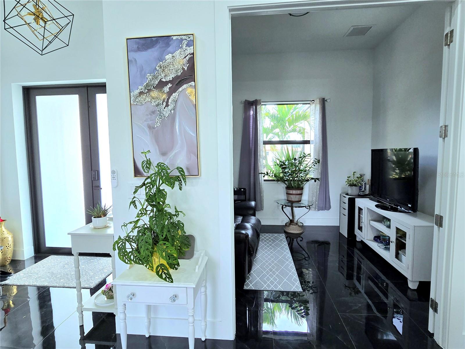 Image 5 of 39 For 705 Harding Lane