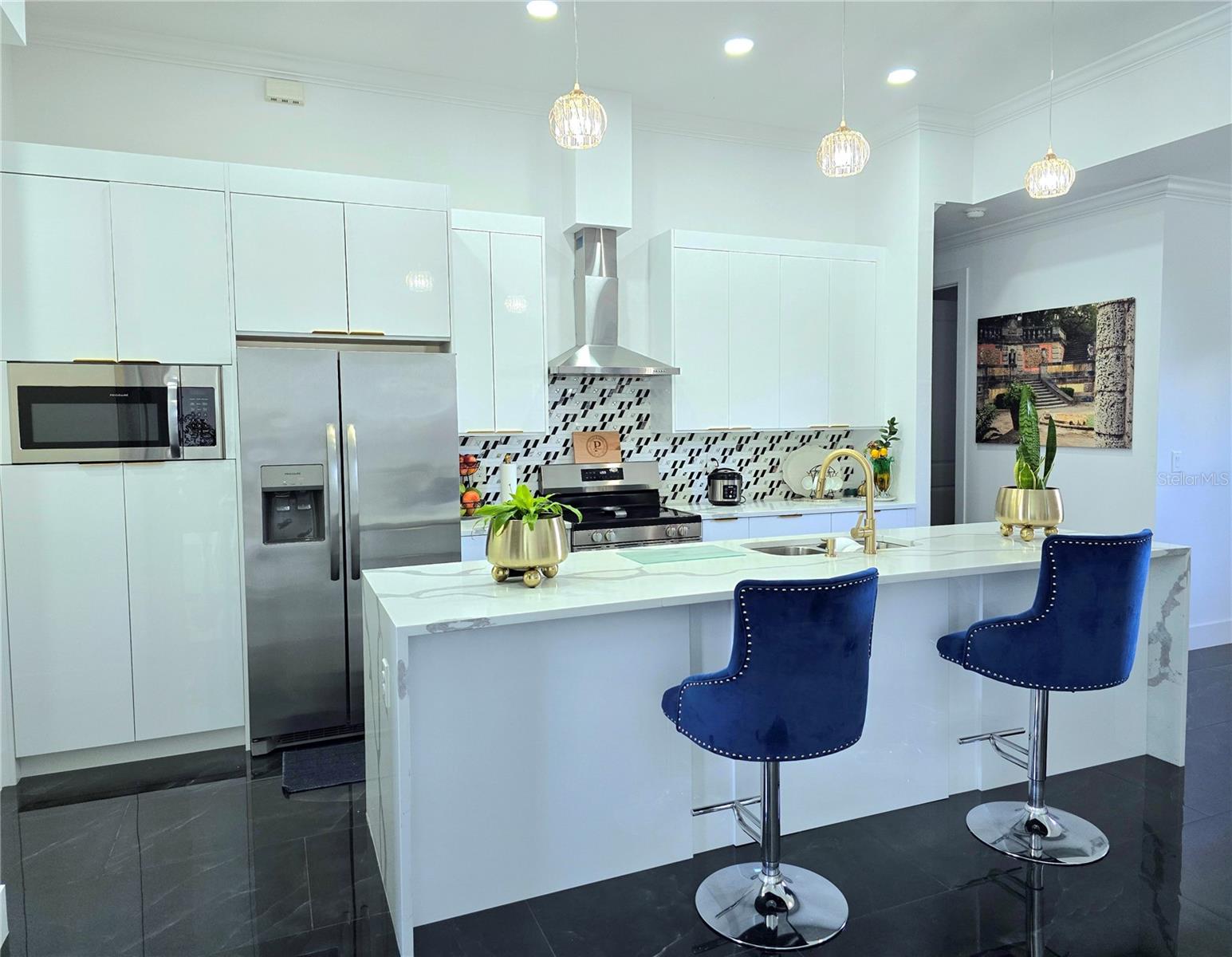 Image 6 of 39 For 705 Harding Lane