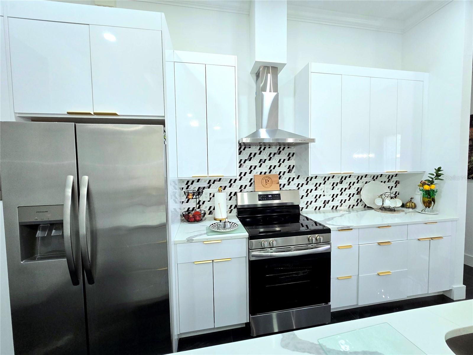 Image 9 of 39 For 705 Harding Lane