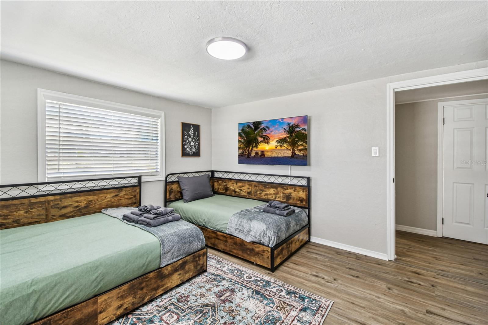 Image 10 of 34 For 3502 Lincoln Avenue