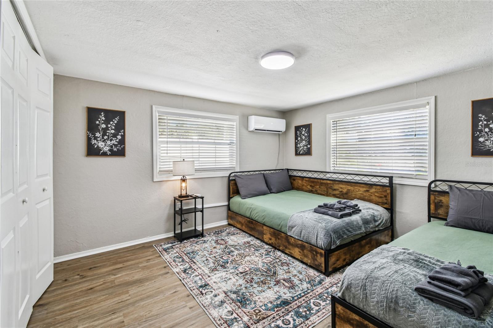 Image 11 of 34 For 3502 Lincoln Avenue