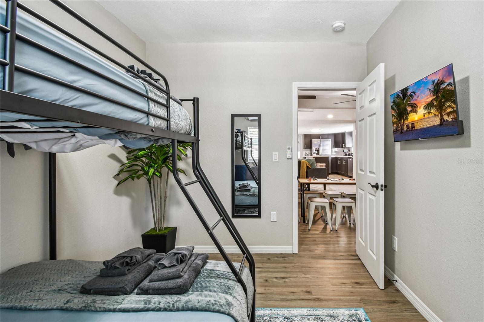 Image 19 of 34 For 3502 Lincoln Avenue