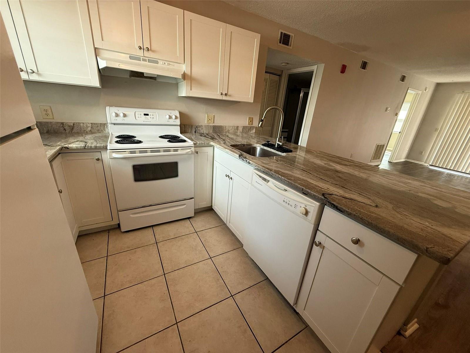 Image 6 of 13 For 26485 Rampart Boulevard D1