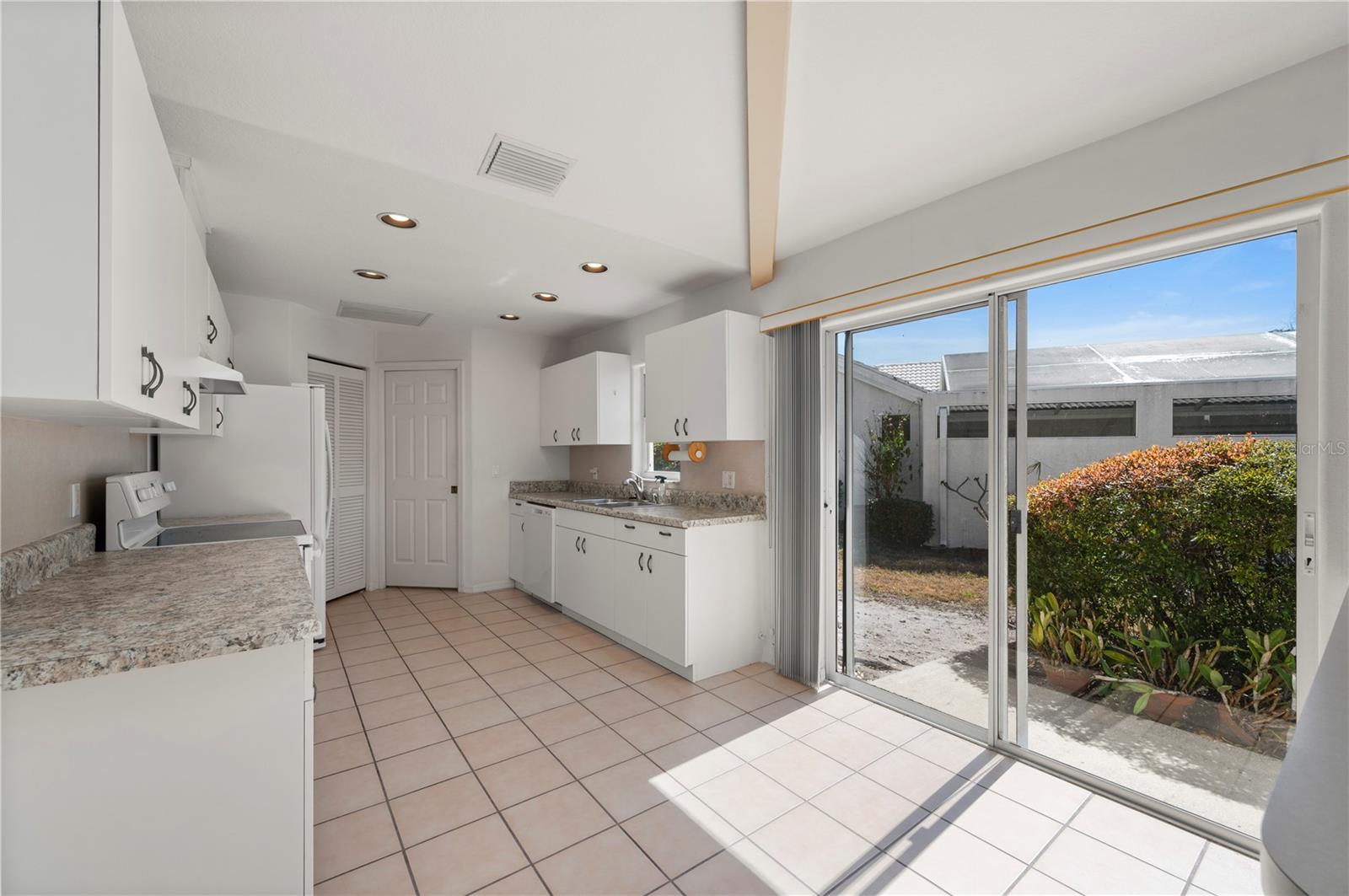 Image 11 of 55 For 1029 Harbor Town Drive