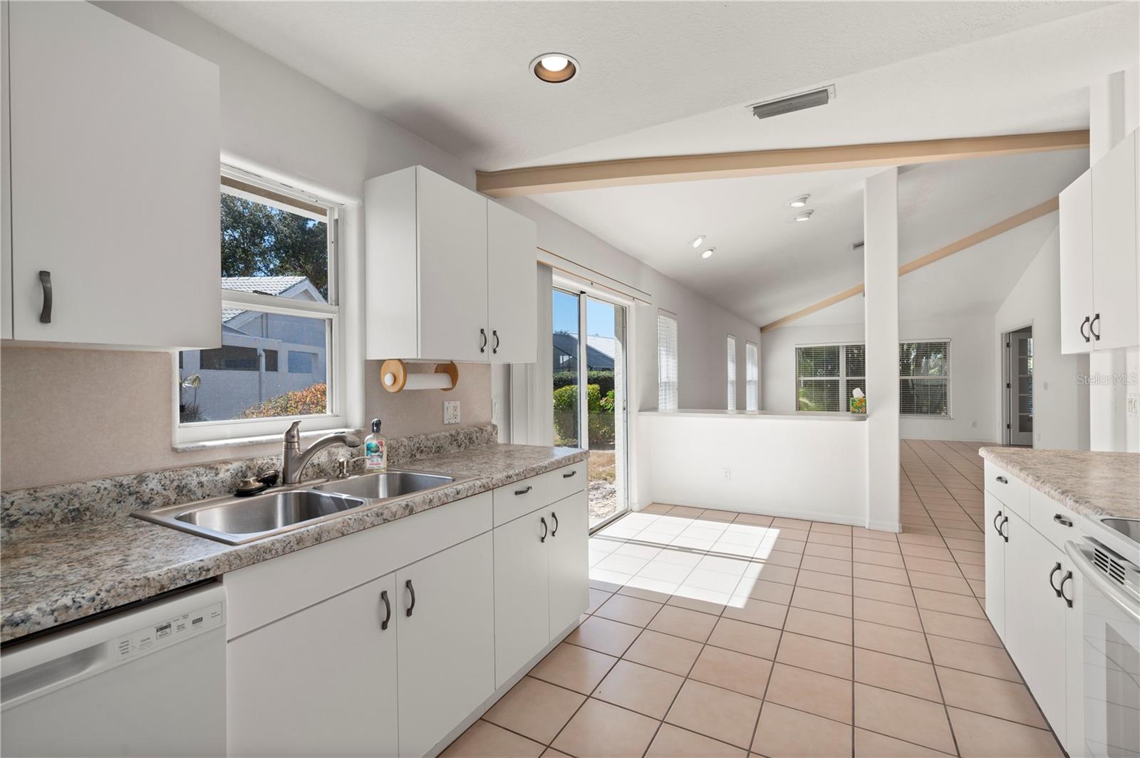 Image 14 of 55 For 1029 Harbor Town Drive