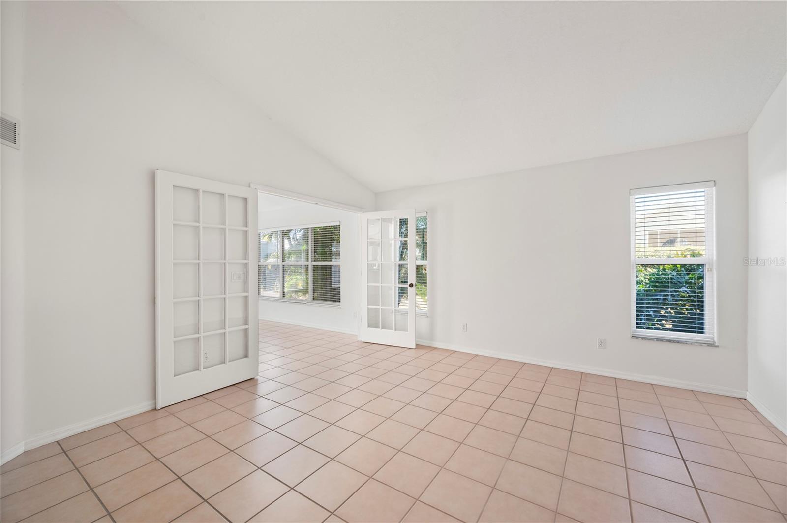 Image 21 of 55 For 1029 Harbor Town Drive